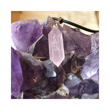 Last inn bildet i Galleri-visningsprogrammet, Krystallsmykke Rosenkvarts
